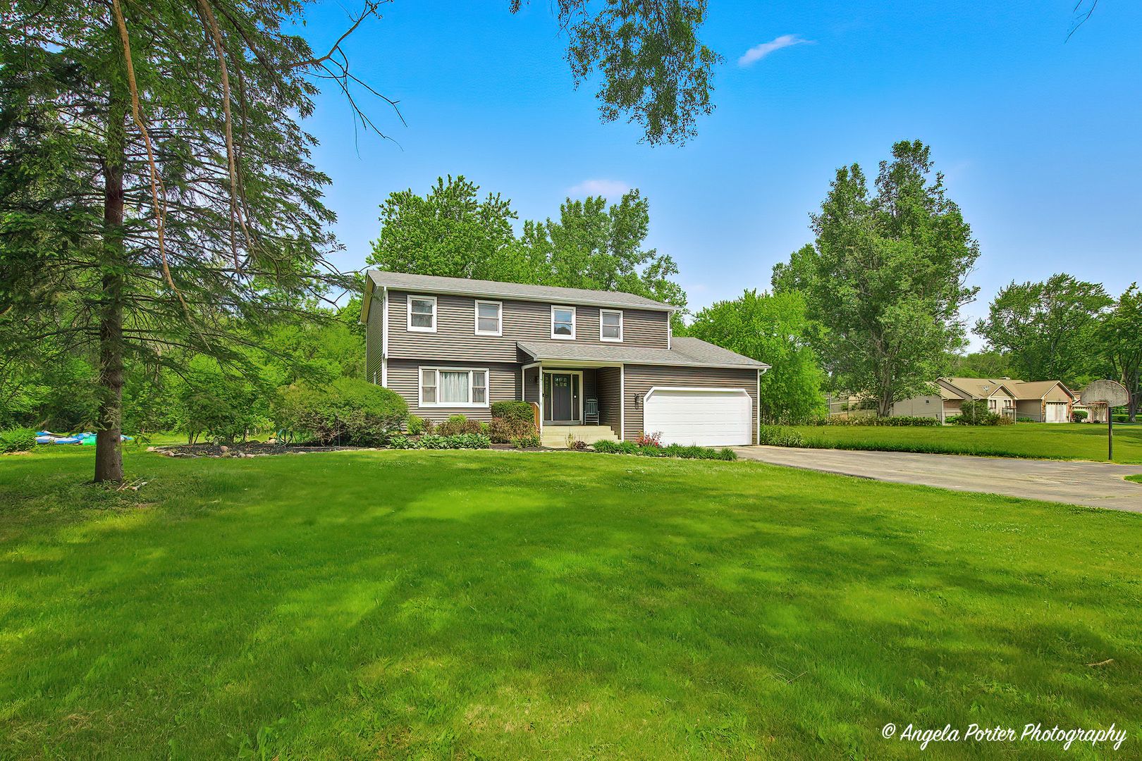 2711 Old Oak Drive — McHenry, IL 60050