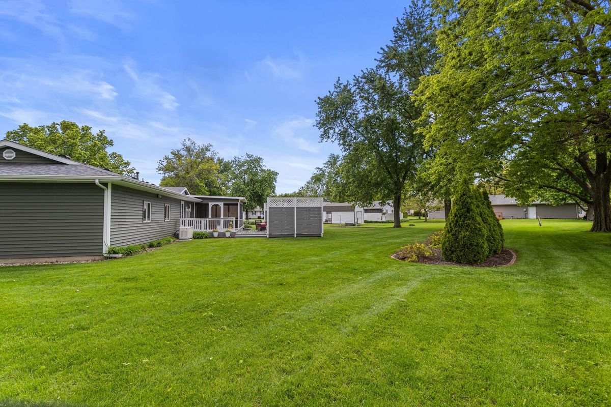 405 N First Street, Fisher, IL 61843