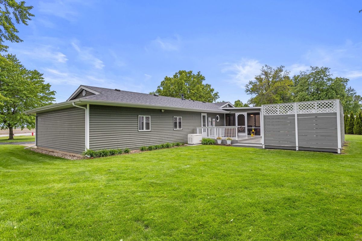 405 N First Street, Fisher, IL 61843