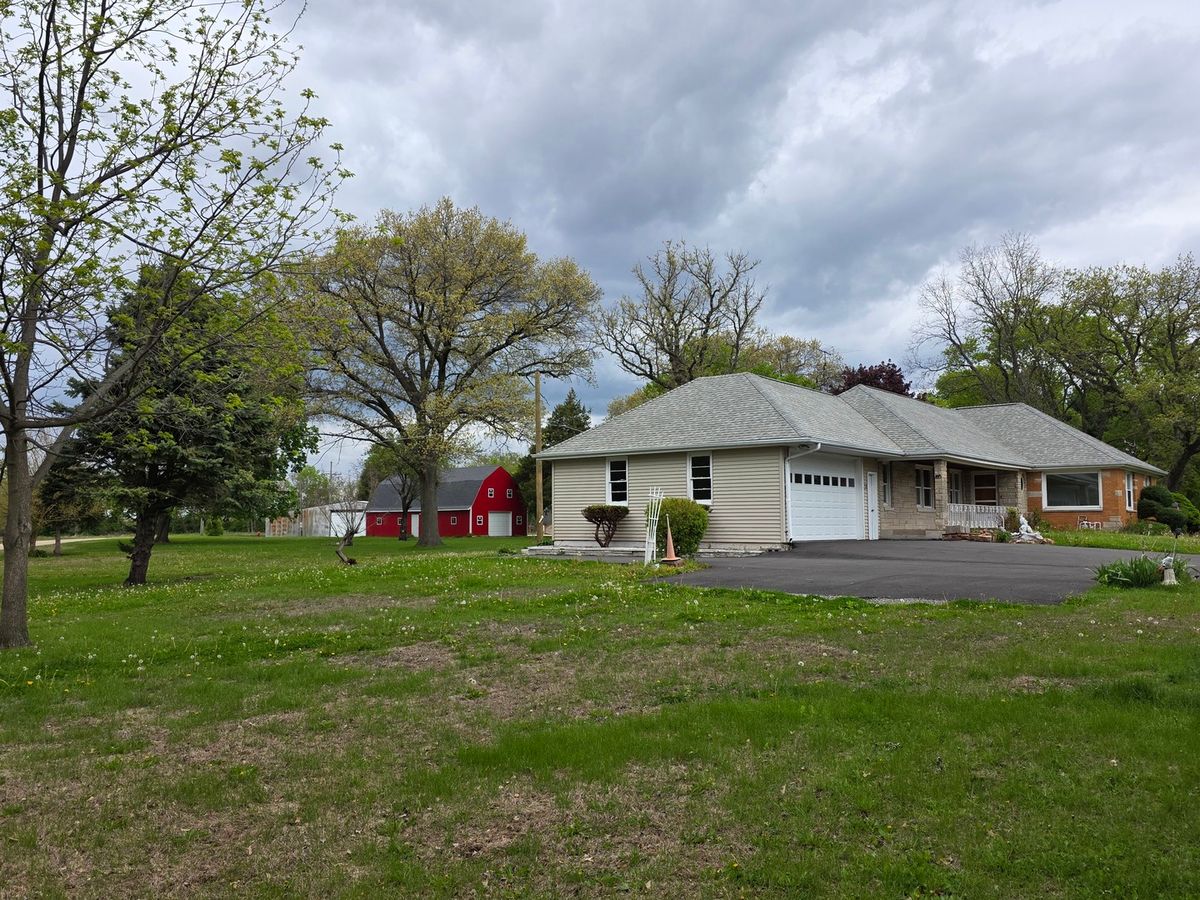705 W Commercial Street, Lyndon, IL 61261