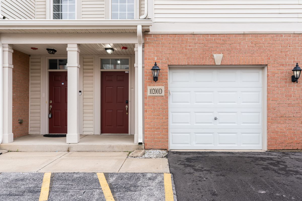 10200 Mulberry Lane, Bridgeview, IL 60455
