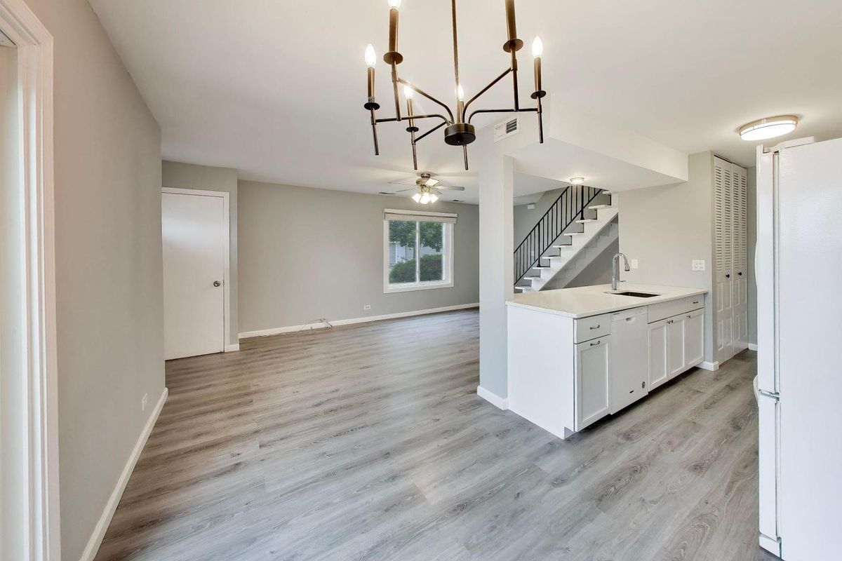 1536 Cornell Circle #34A, Hoffman Estates, IL 60169
