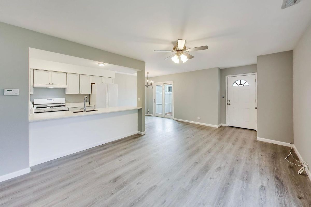 1536 Cornell Circle #34A, Hoffman Estates, IL 60169