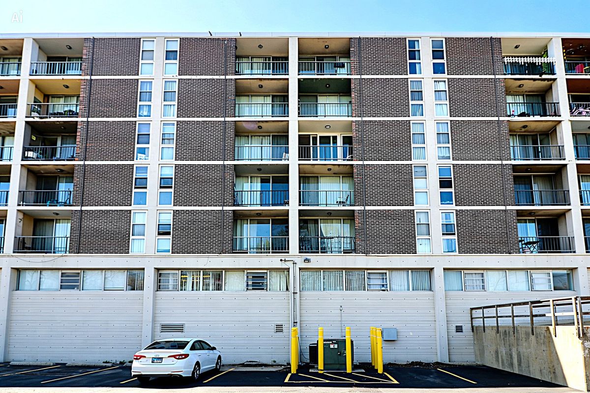 1043 York Road, Bensenville, IL 60106
