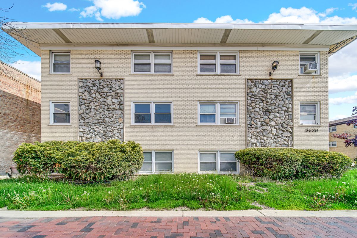 8636 Grand Avenue, River Grove, IL 60171