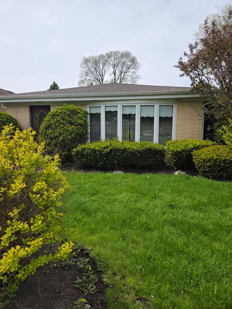 8662 Merrill Street, Niles, IL 60714