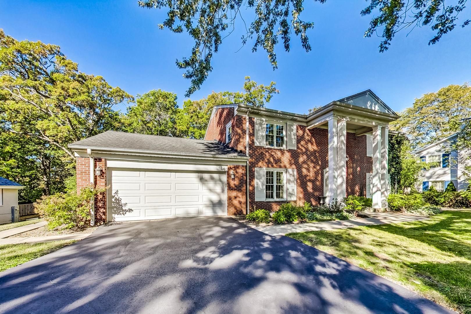 1040 Forest Hill Road — Lake Forest, IL 60045