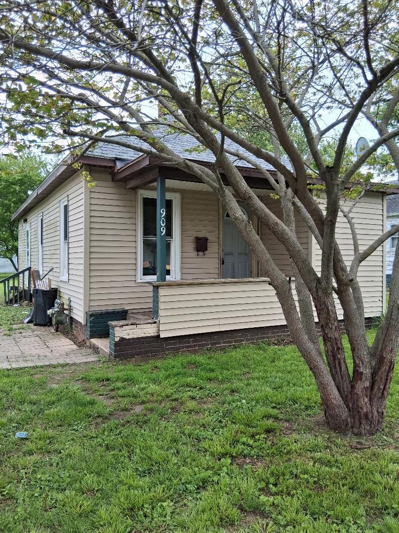 909 Cable Street, Streator, IL 61364