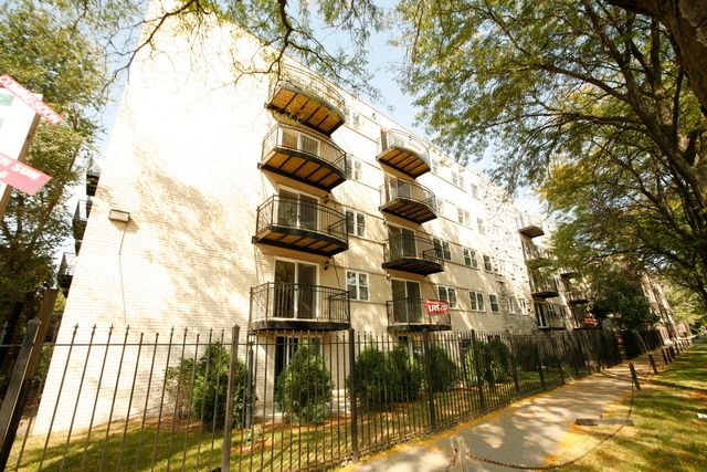 6954 Greenview Avenue, Chicago, IL 60626