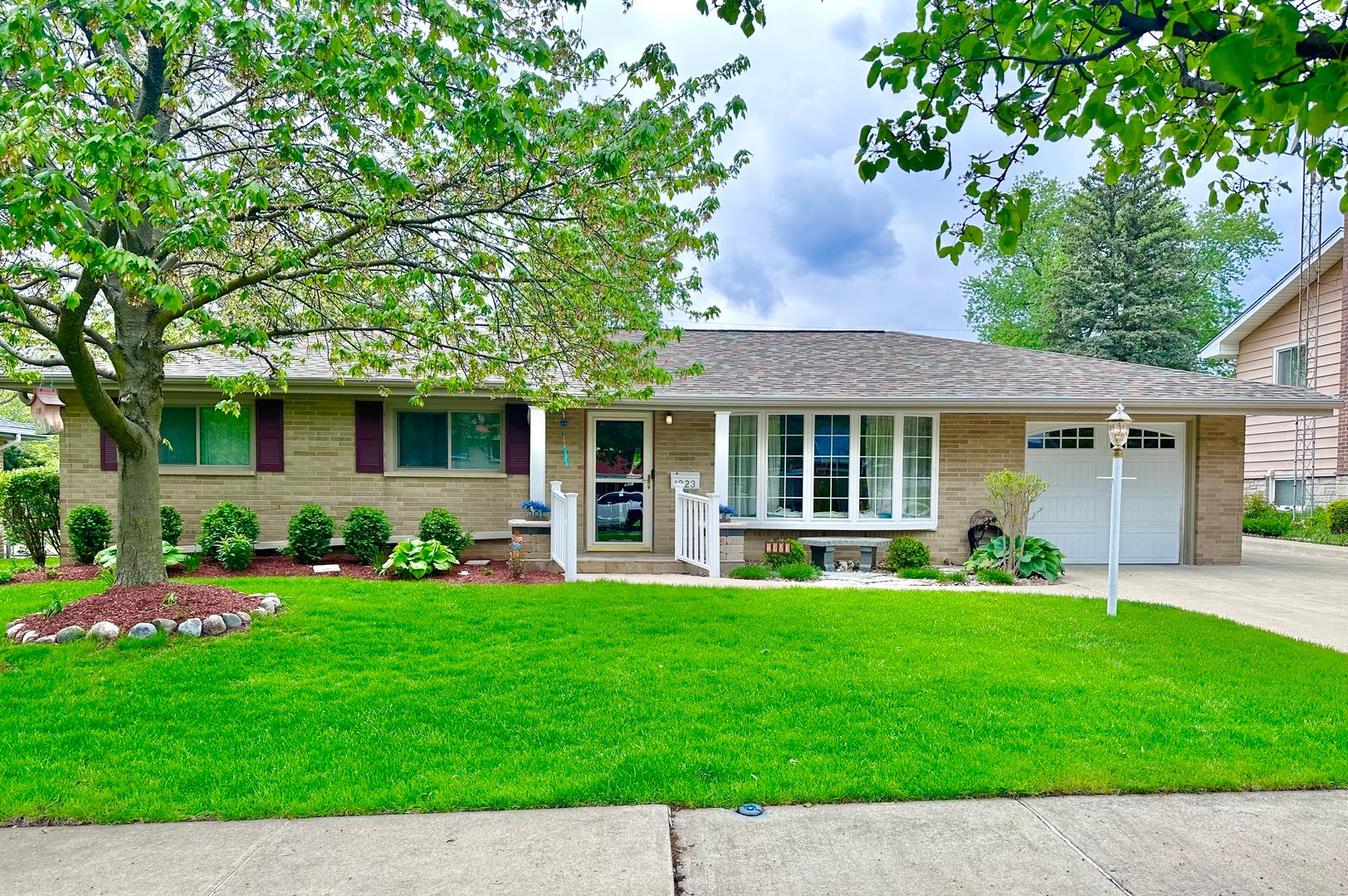 1323 Park Drive — Montgomery, IL 60538