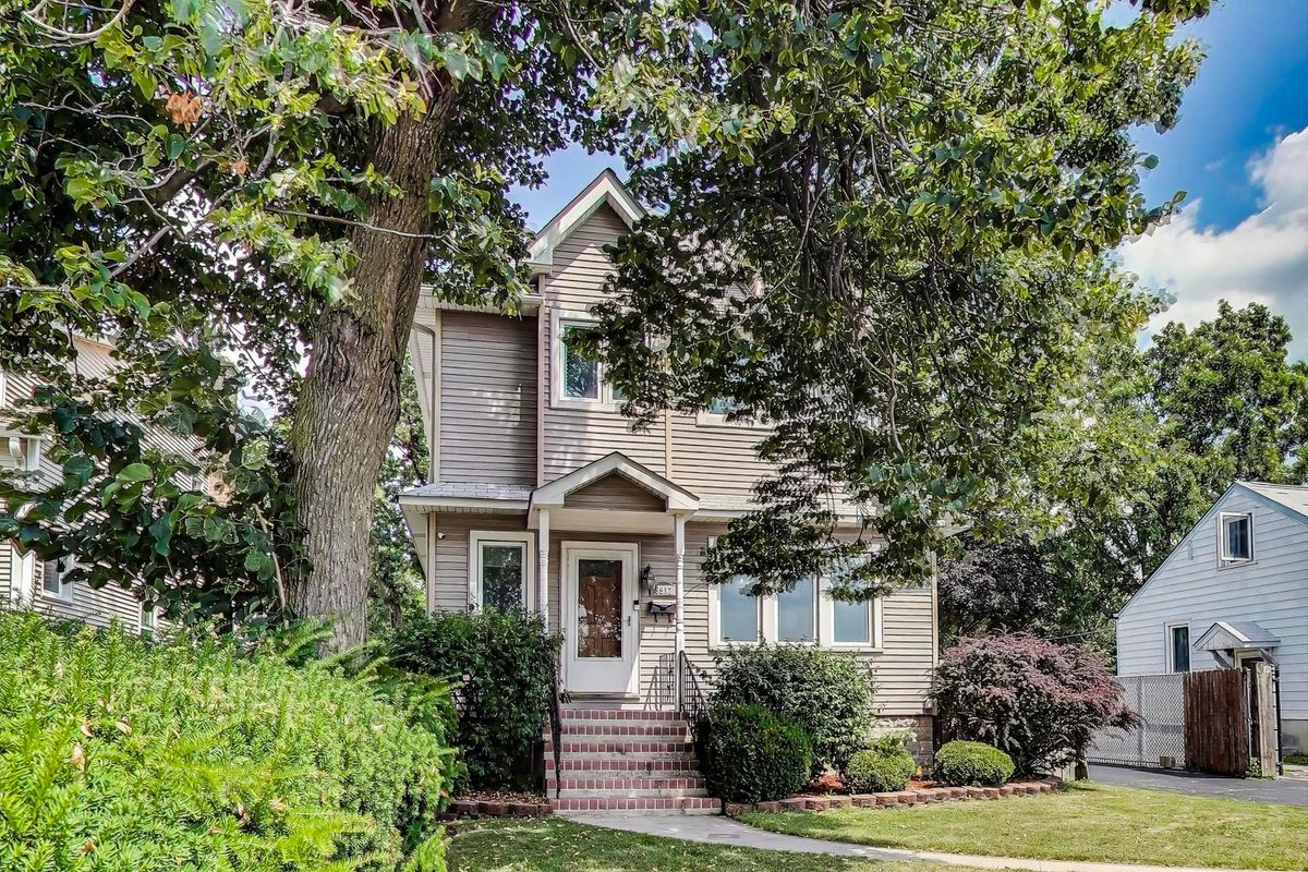 9912 Irving Park Road, Schiller Park, IL 60176