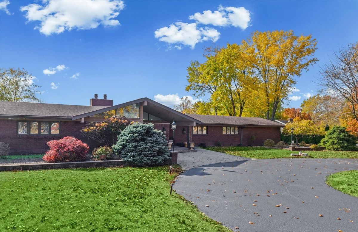 120 Thornhill Drive, Danville, IL 61832