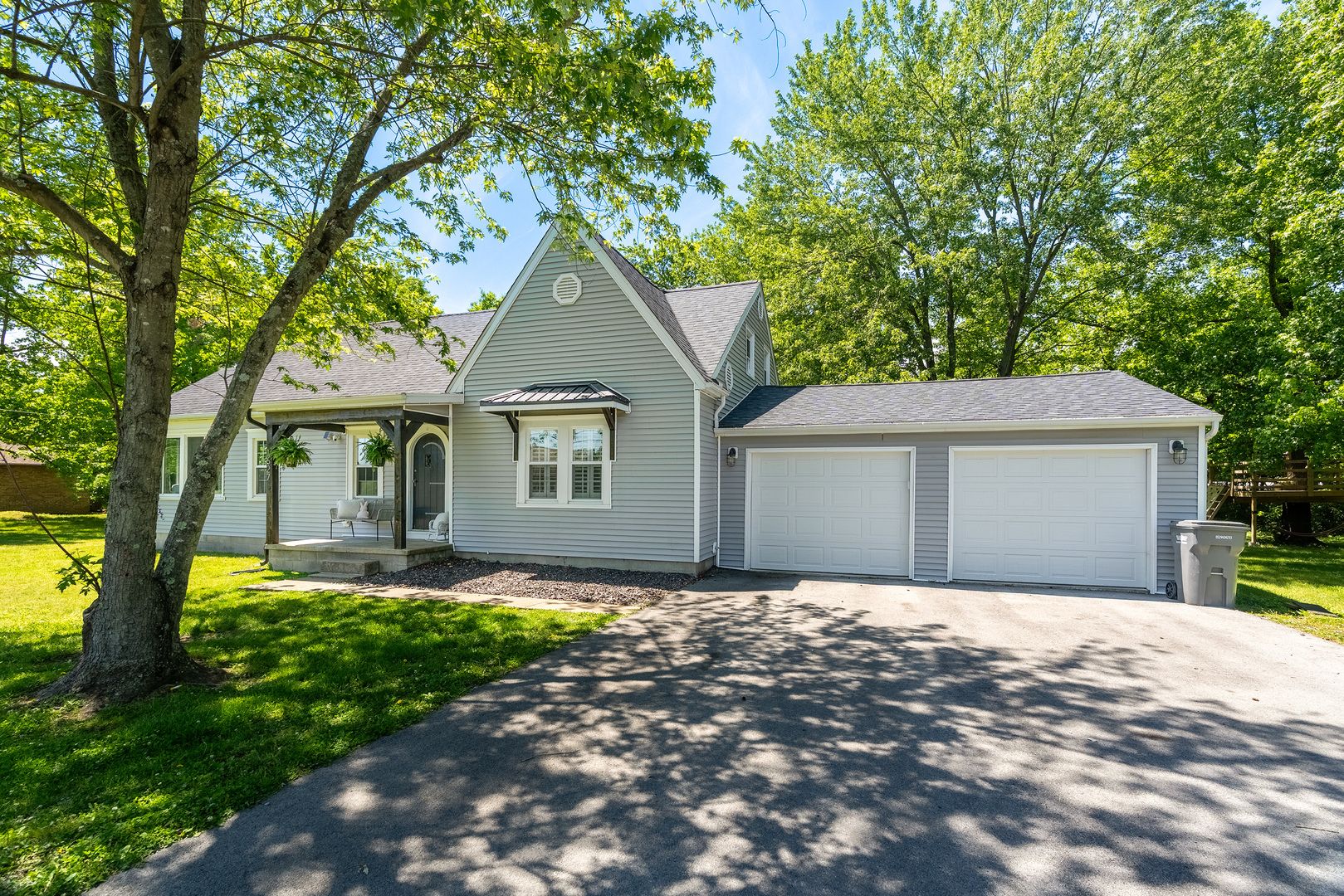 1627 S Division Street — Carterville, IL 62918
