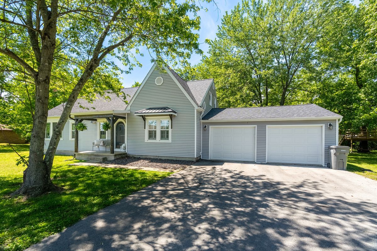 1627 Division Street, Carterville, IL 62918
