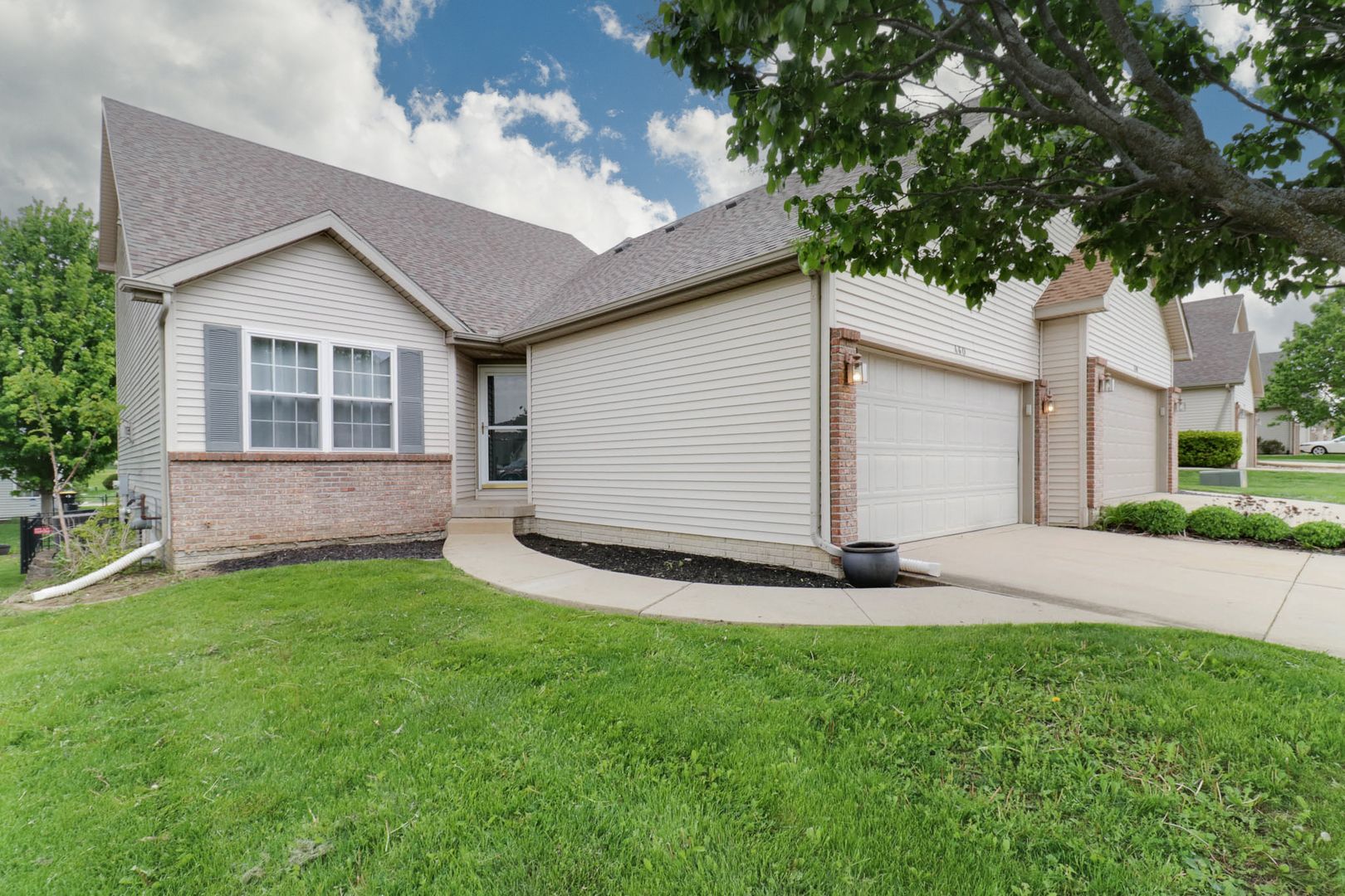 460 Beechwood Court — Normal, IL 61761