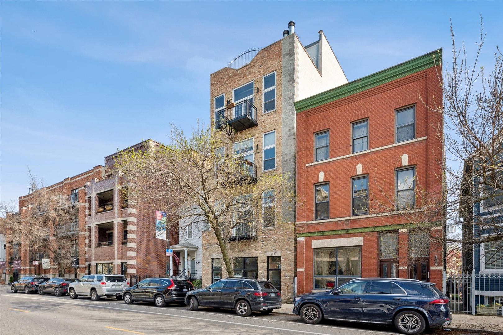 2117 W Belmont Avenue #4 — Chicago, IL 60618