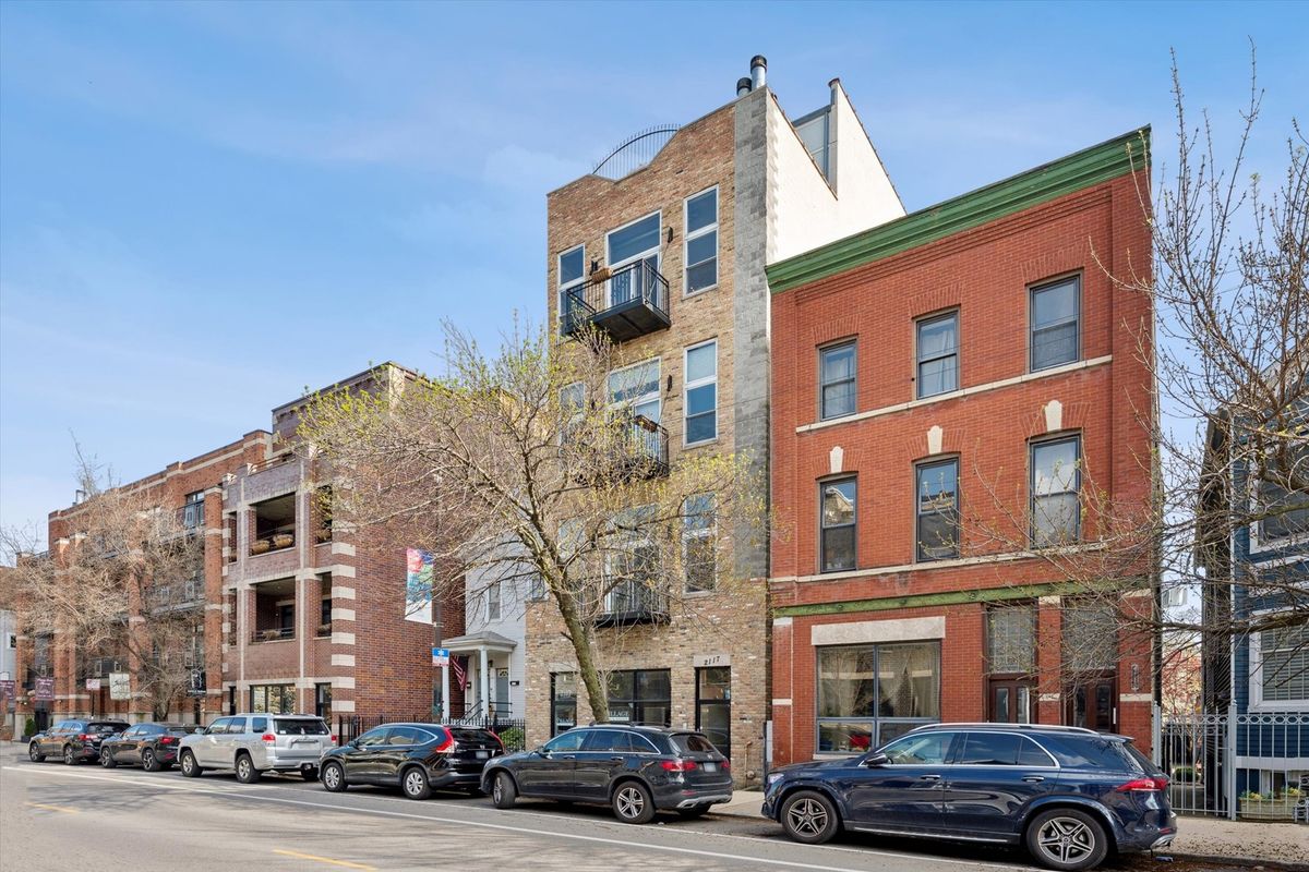 2117 Belmont Avenue, Chicago, IL 60618
