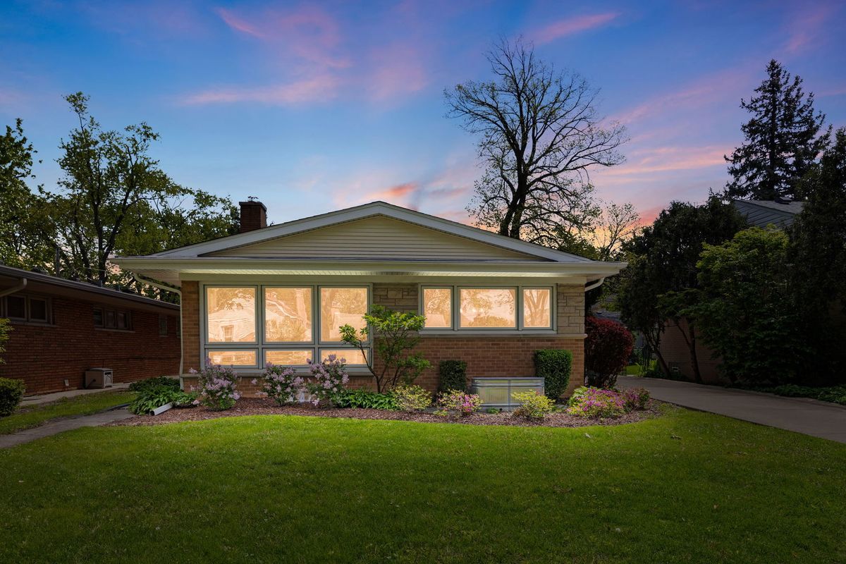 1803 Crescent Avenue, Park Ridge, IL 60068