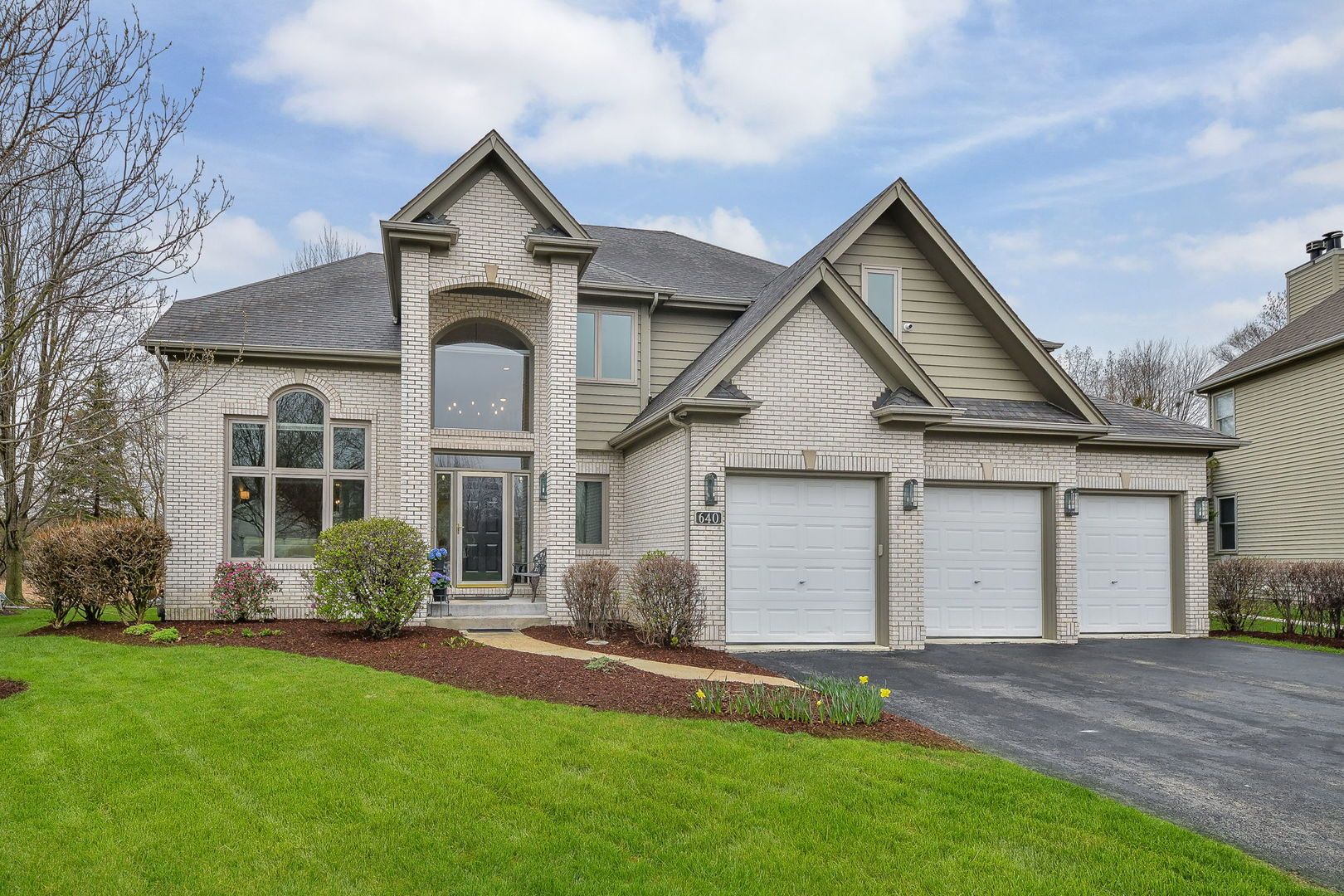 640 Kendridge Court — Aurora, IL 60502