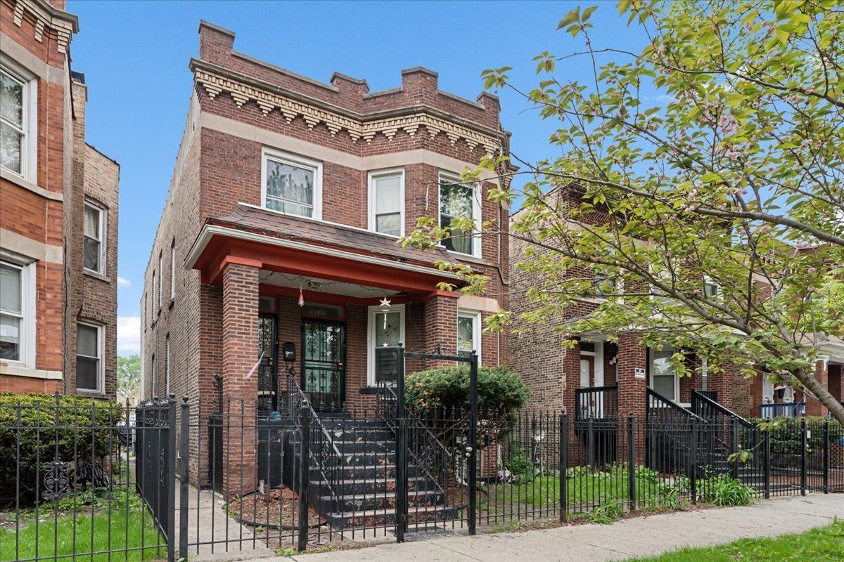 5937 Maplewood Avenue, Chicago, IL 60629