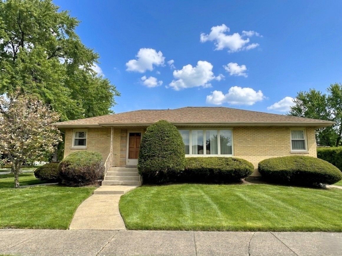 10045 53rd Avenue, Oak Lawn, IL 60453