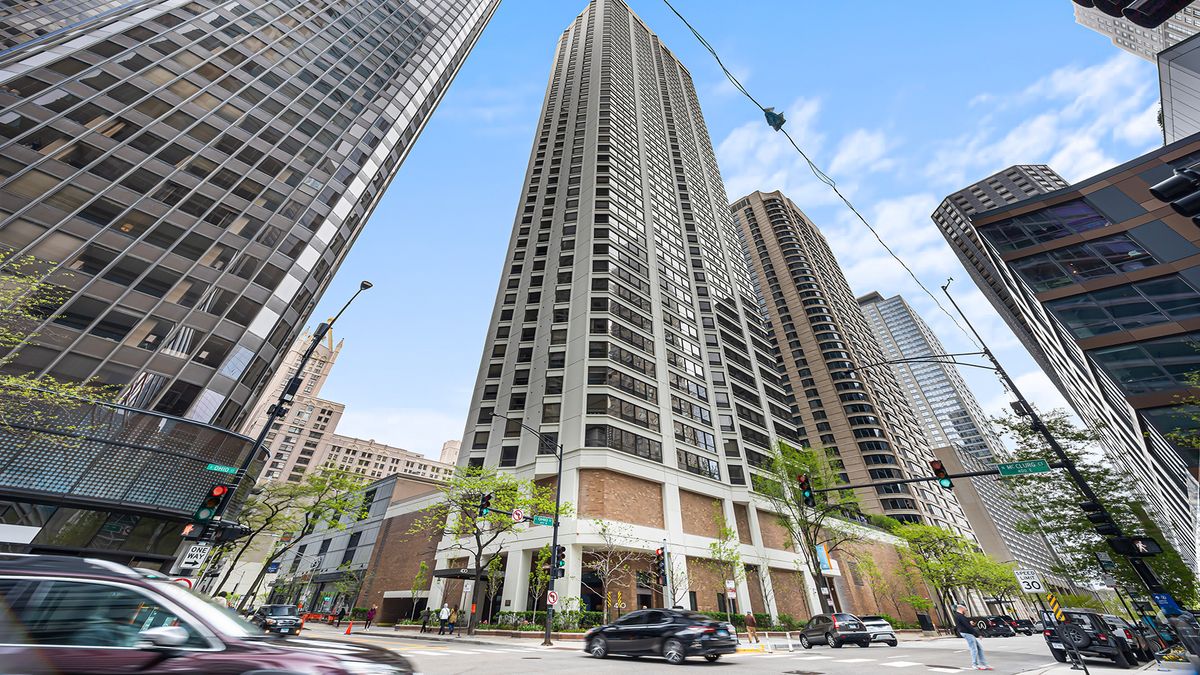 400 Ohio Street, Chicago, IL 60611