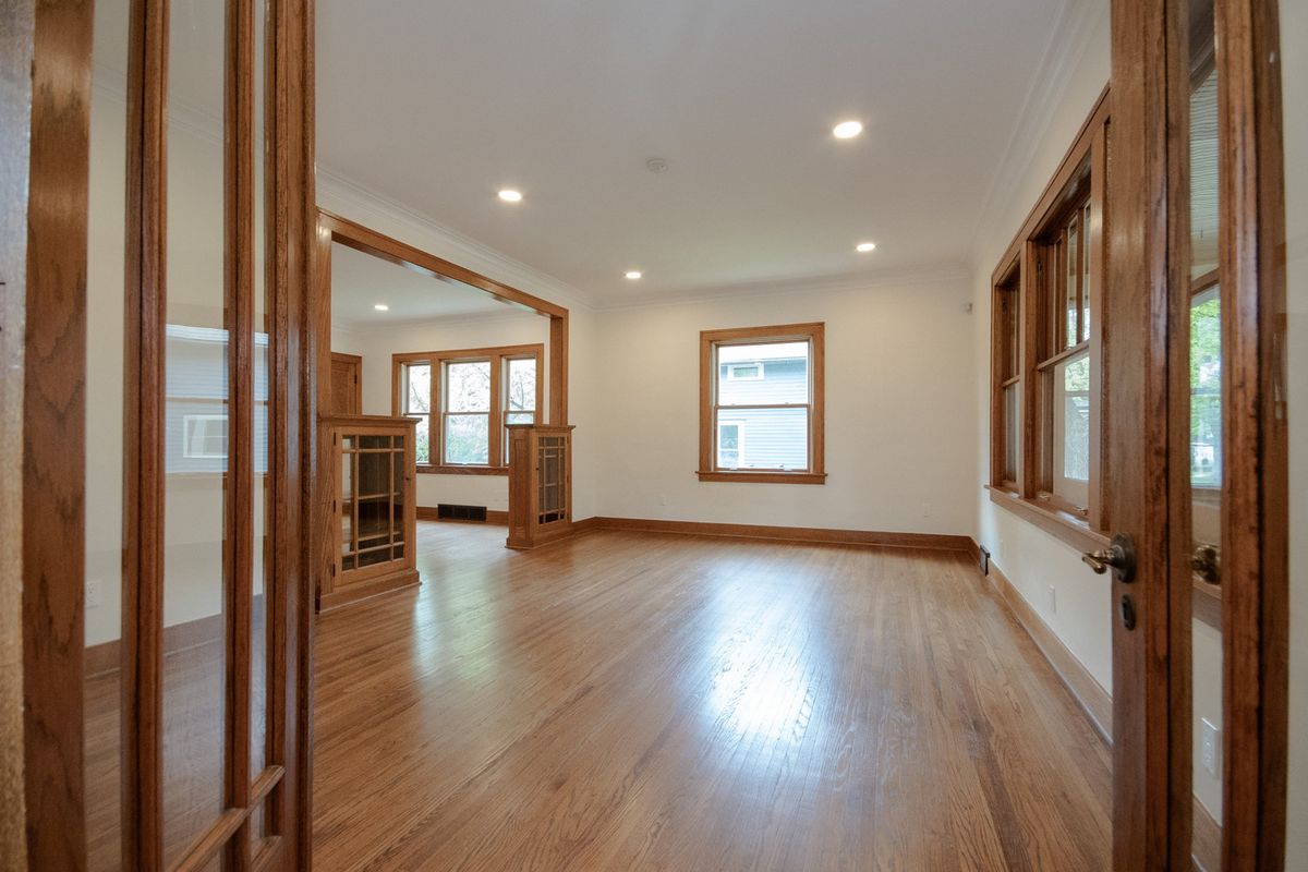 409 S 3rd Street, West Dundee, IL 60118