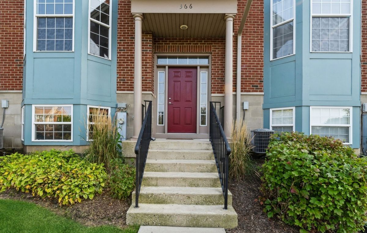 366 Station Park Circle, Grayslake, IL 60030