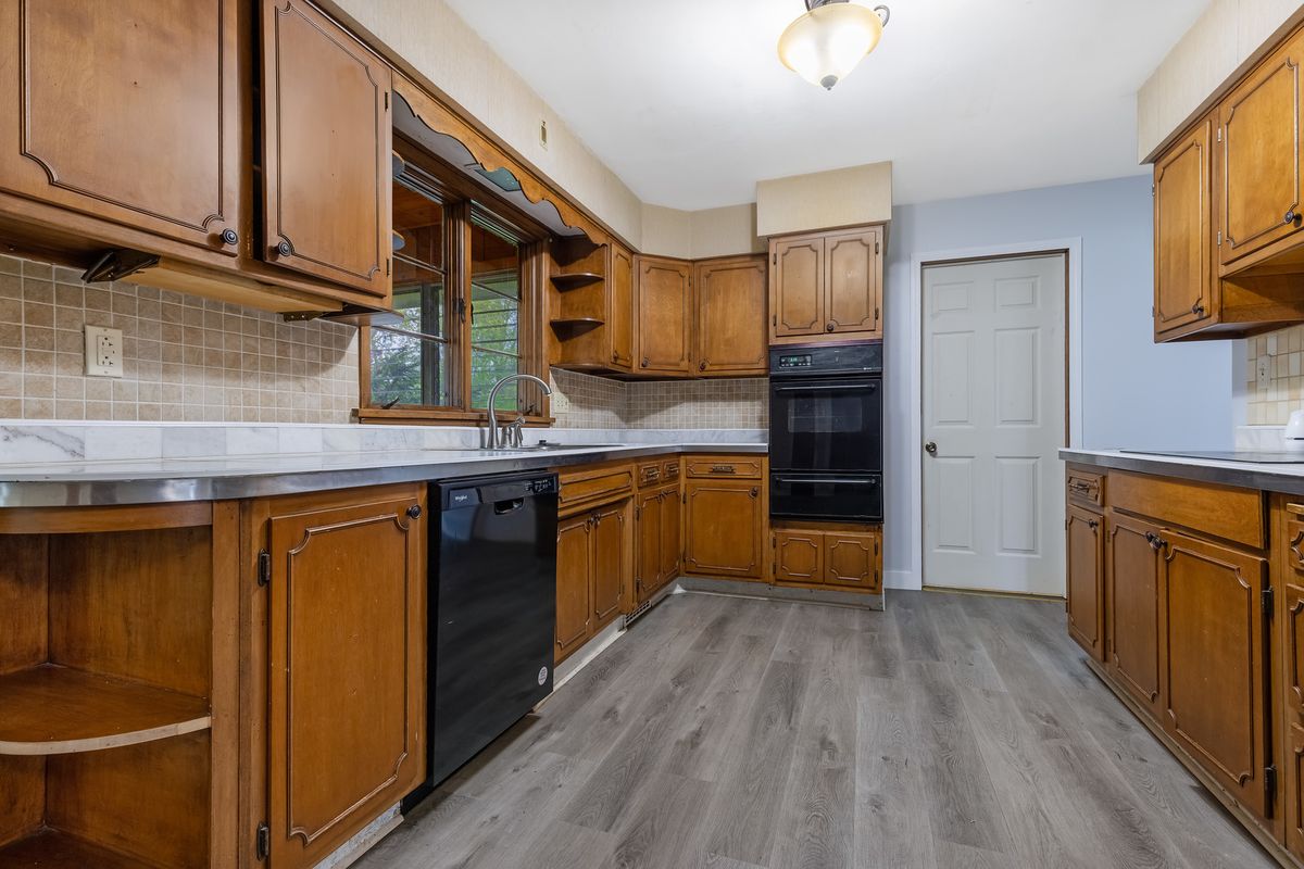1303 Roncevalles Avenue, Rockford, IL 61107