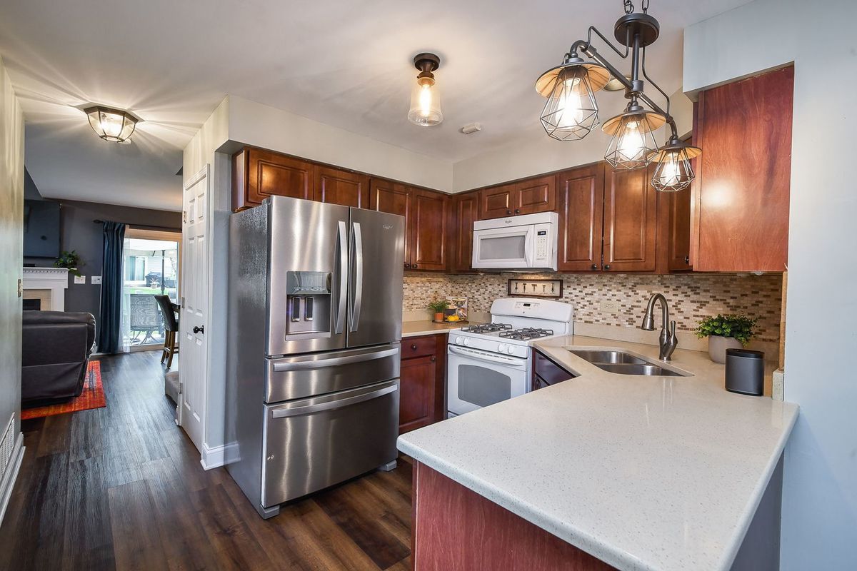 1194 Scott Court, Carol Stream, IL 60188