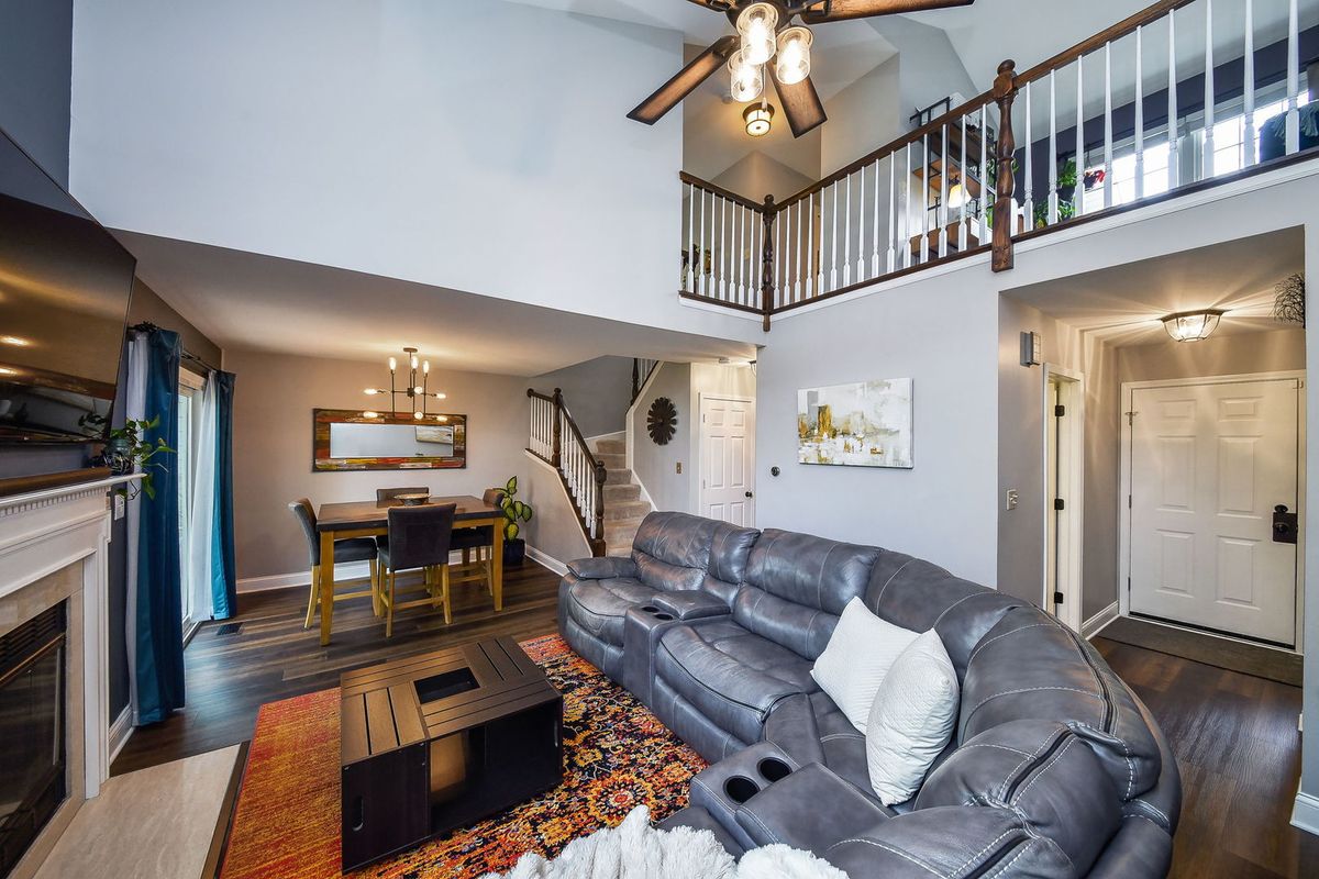 1194 Scott Court, Carol Stream, IL 60188