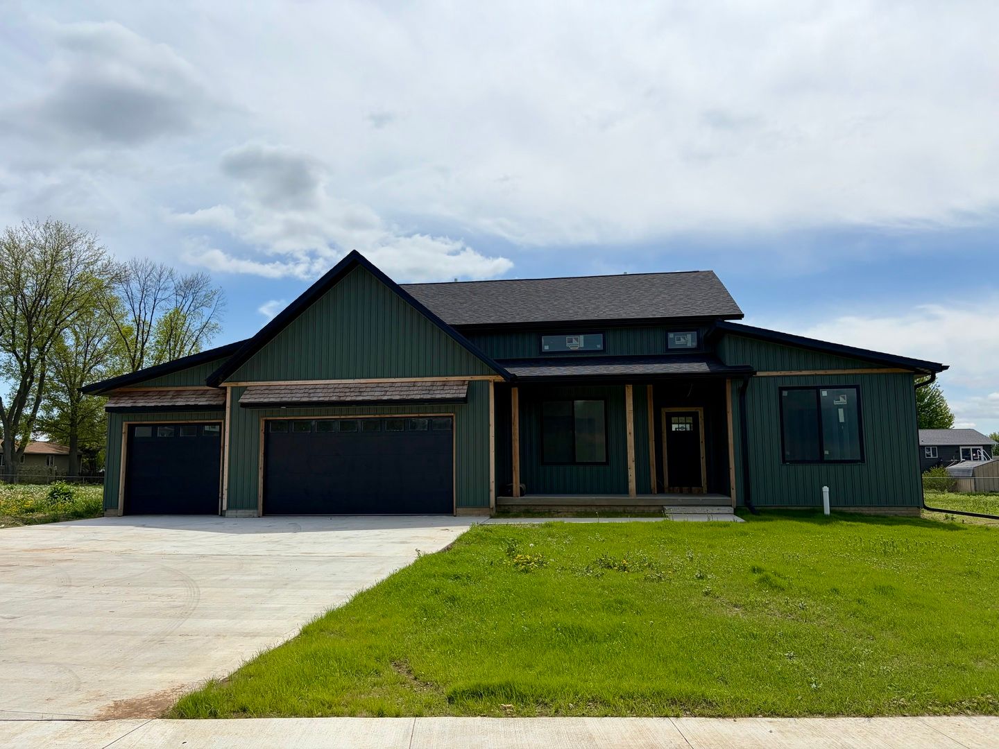 1819 Zara — Clinton, IA 52732