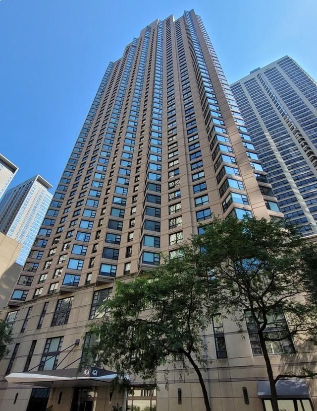 401 ONTARIO Street, Chicago, IL 60611