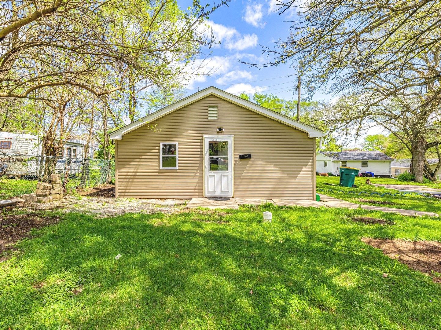 1216 Gould Street — Joliet, IL 60432
