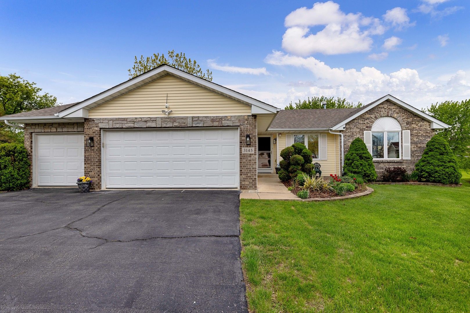 3145 Chanters Court — Rockford, IL 61109