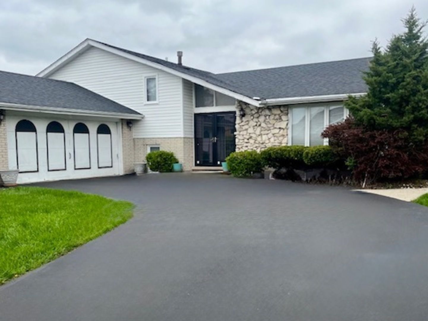 16821 S Clyde Avenue — South Holland, IL 60473