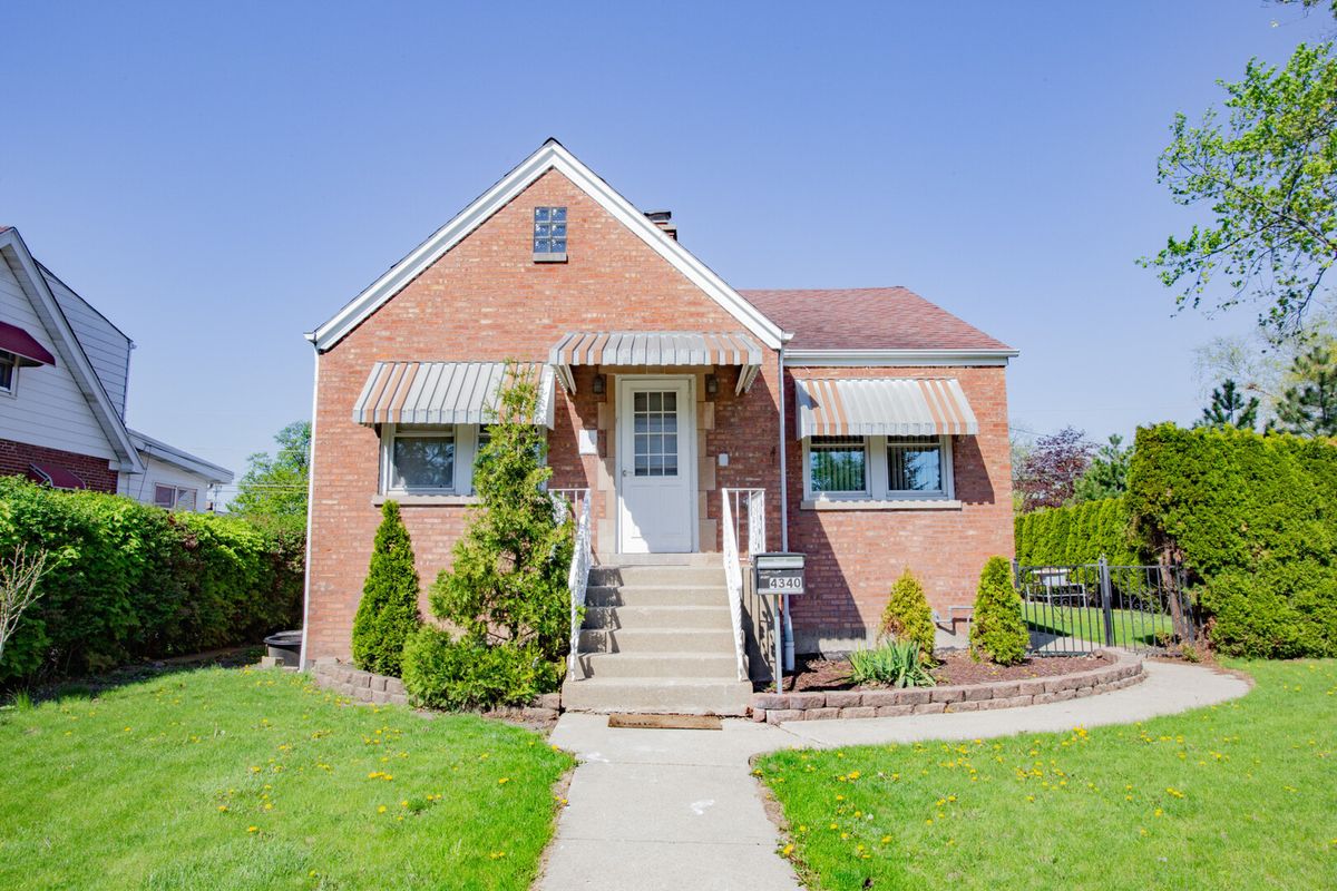 4340 Kolze Avenue, Schiller Park, IL 60176