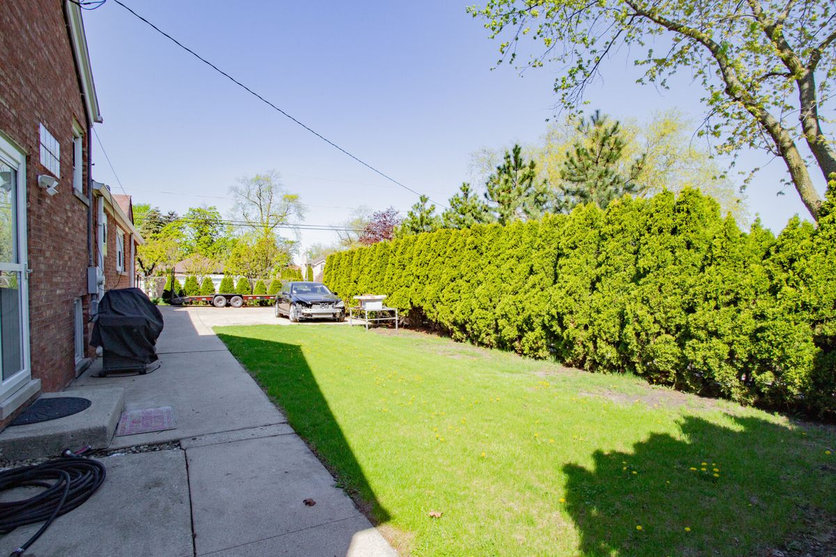 4340 Kolze Avenue, Schiller Park, IL 60176
