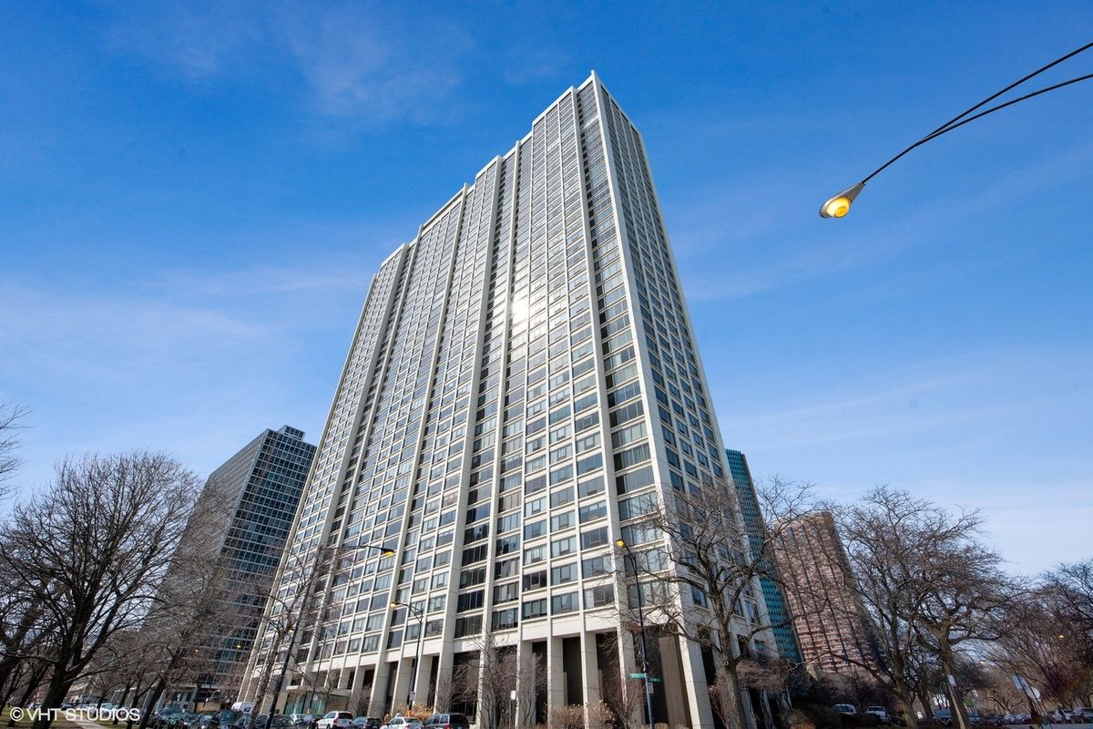 2800 Lake Shore Drive, Chicago, IL 60657