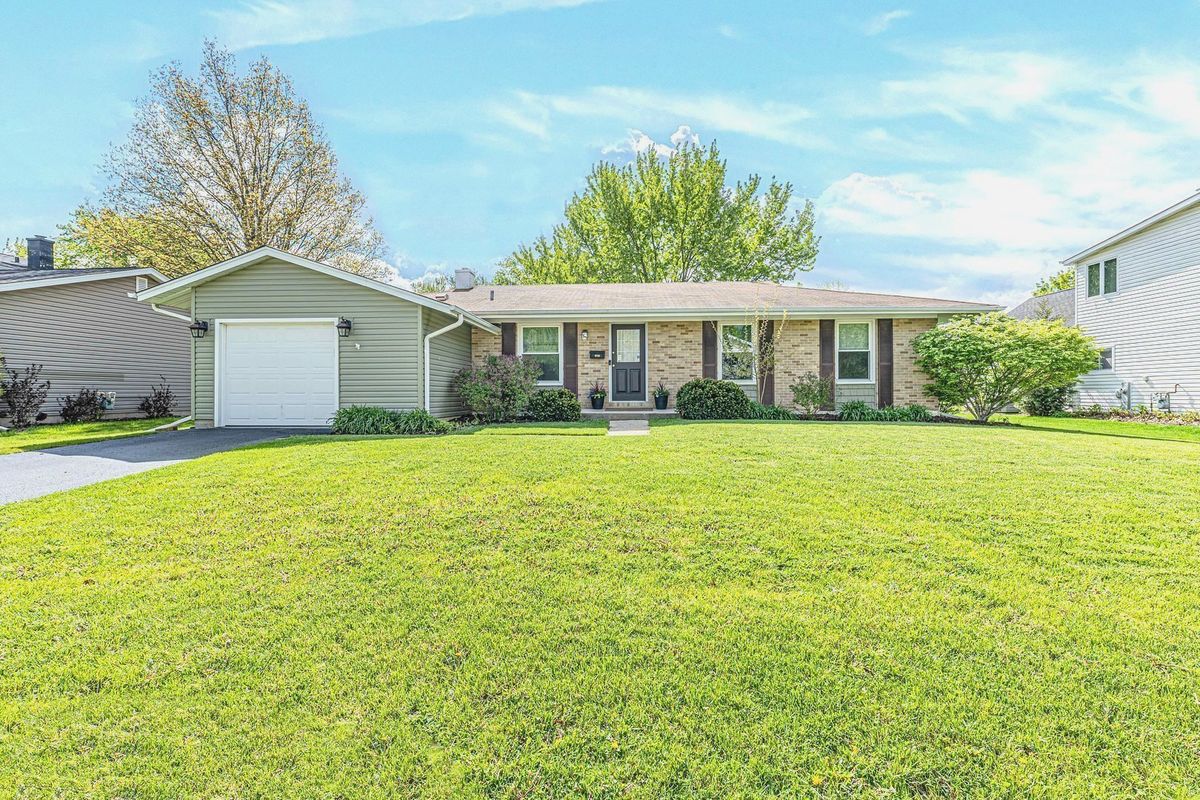 3755 Lexington Drive, Hoffman Estates, IL 60192