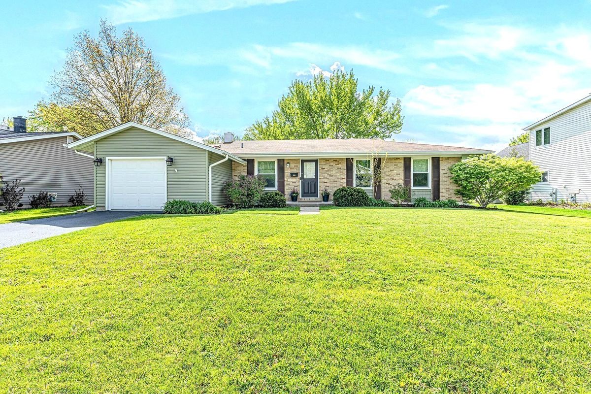 3755 Lexington Drive, Hoffman Estates, IL 60192