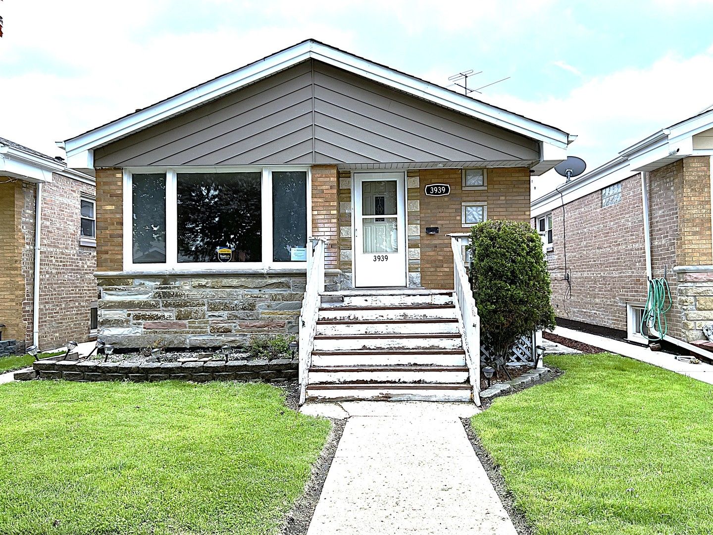 3939 W 84th Place — Chicago, IL 60652