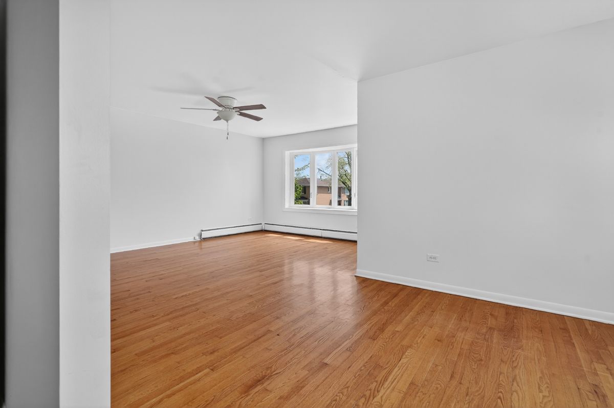4420 VERNON Avenue, Brookfield, IL 60513