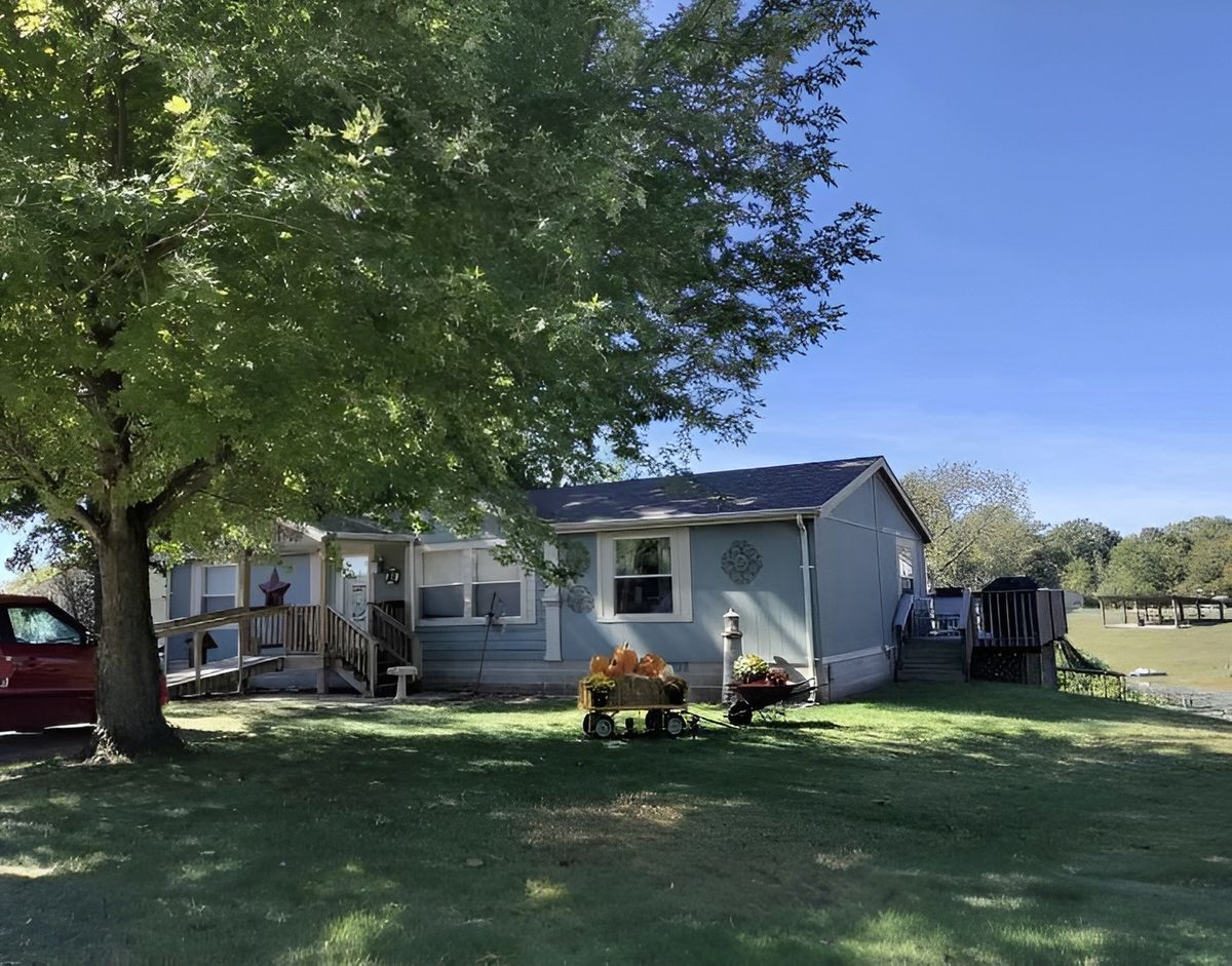 16429 Palm Way Court, Brighton, IL 62012