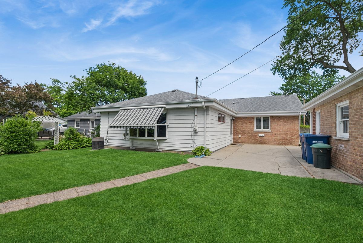 11624 S Ridgeland Avenue, Worth, IL 60482