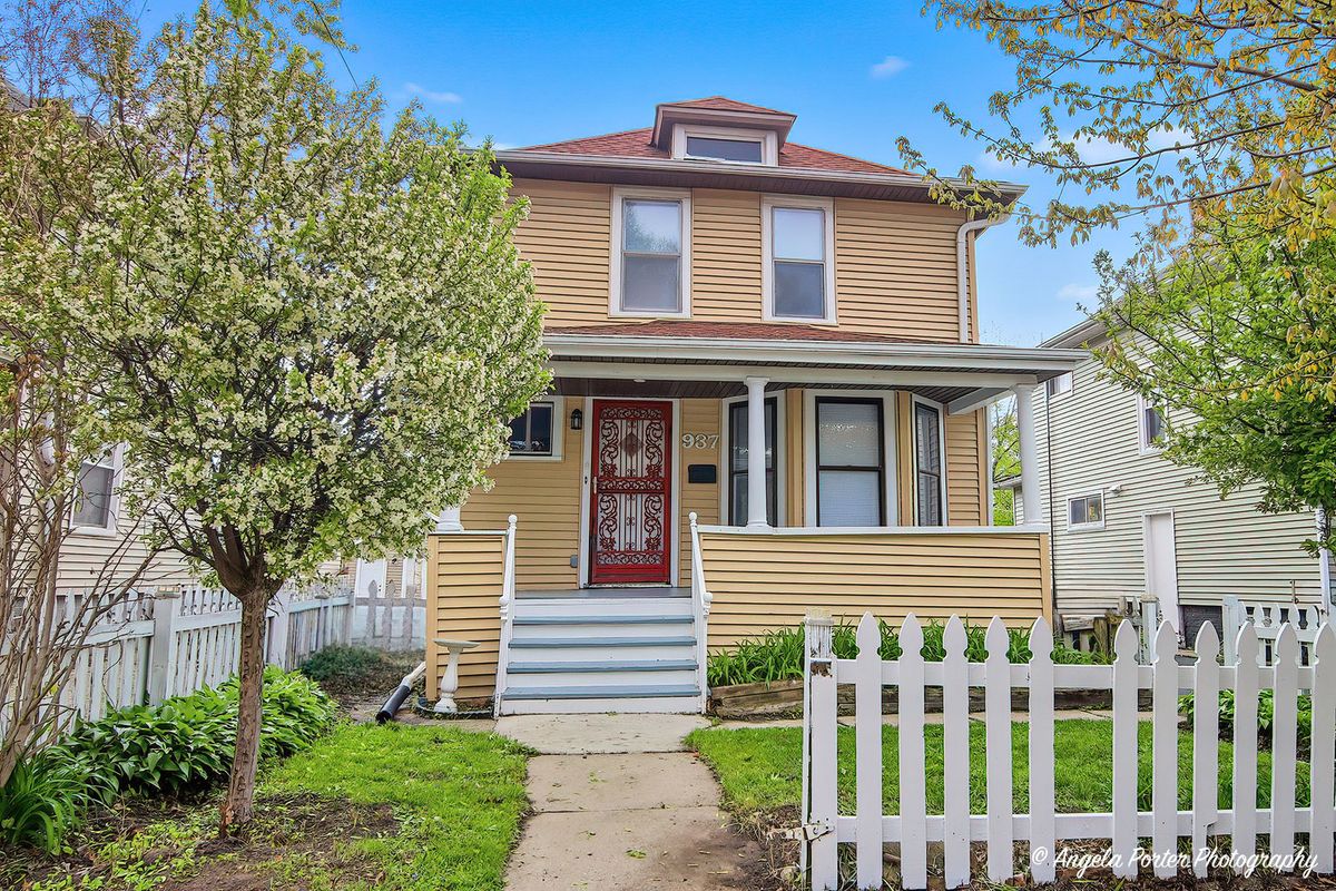 937 County Street, Waukegan, IL 60085
