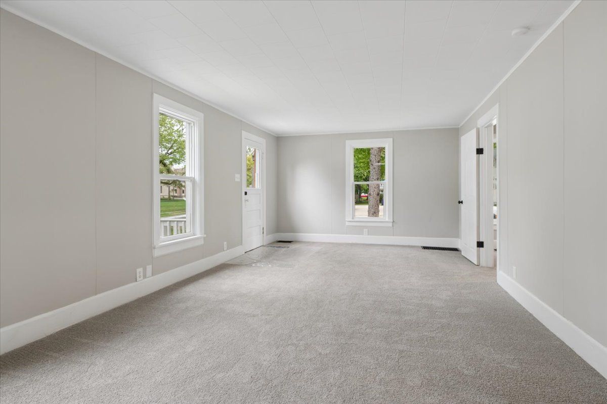405 S Grant Street, Earlville, IL 60518