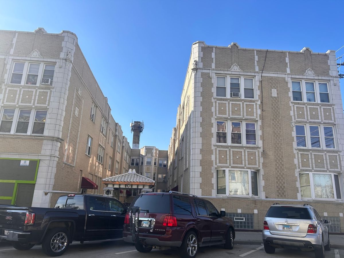 2140 Gunderson Avenue, Berwyn, IL 60402