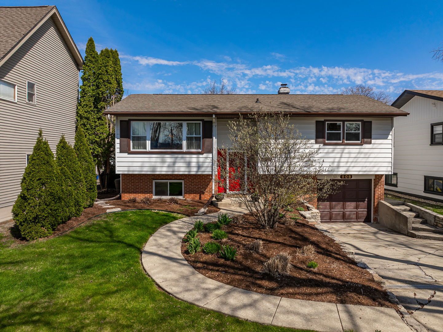 908 40th Street — Downers Grove, IL 60515