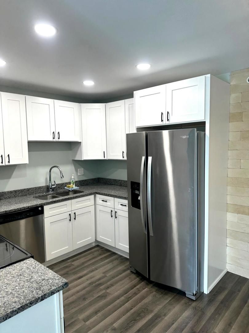 10152 S 84th Terrace, Palos Hills, IL 60465